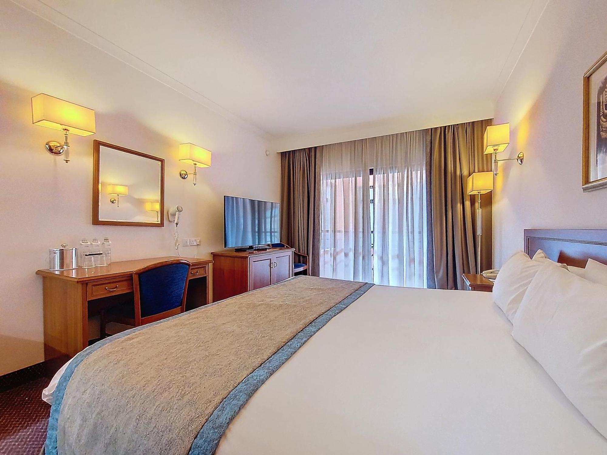 โกลเดน ทิวลิป วิวัลดี โฮเต็ล Hotel Saint Julian's ภายนอก รูปภาพ